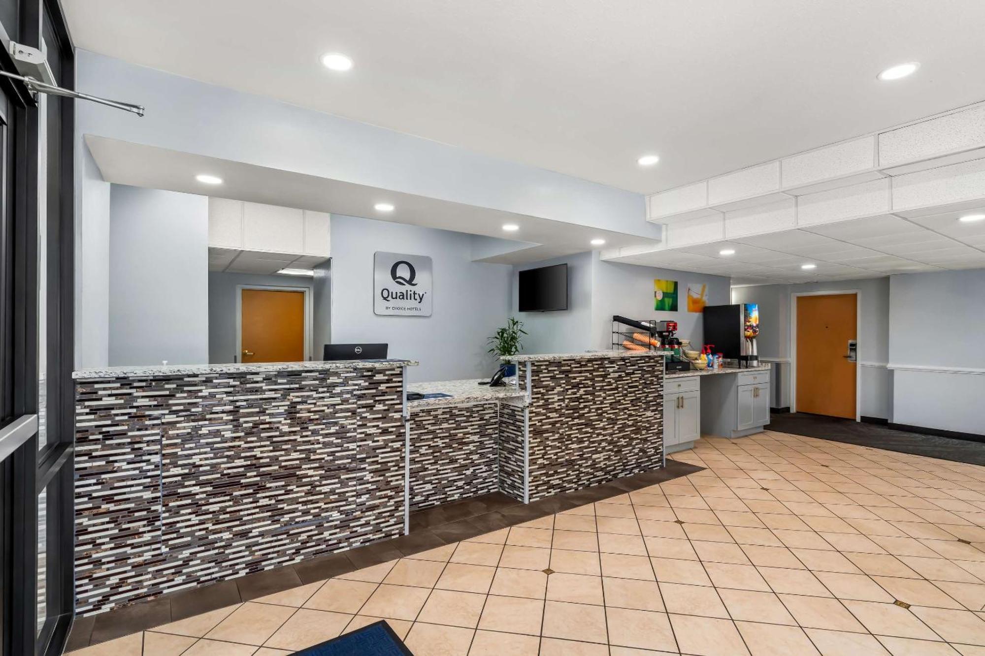 Quality Inn & Suites Biloxi Exterior foto